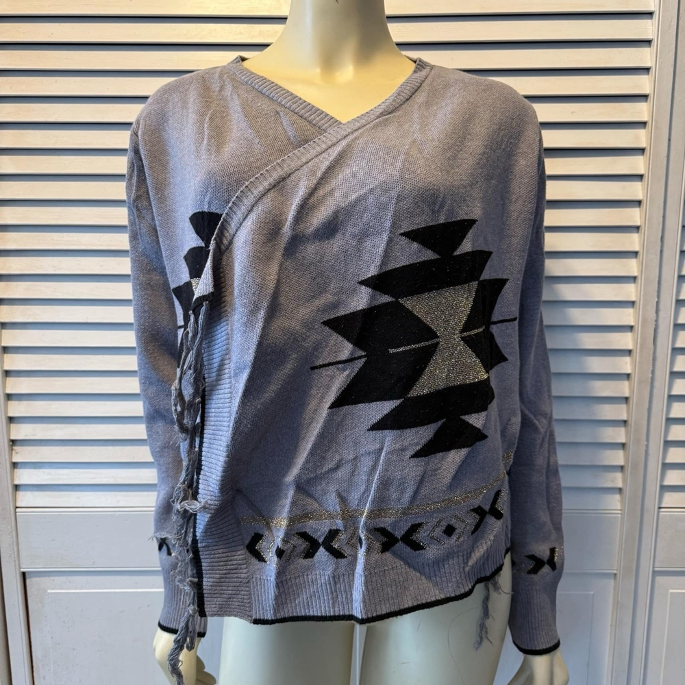 Women's HeartSoul Sweater XL Gray Aztec Print
